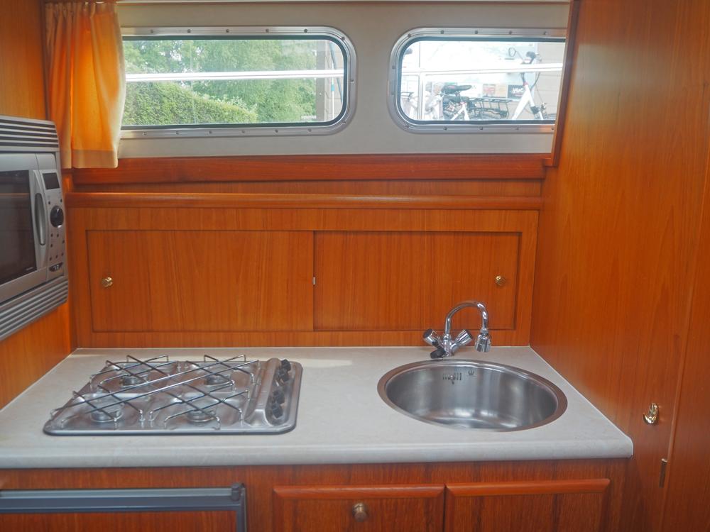Cabin en avant, H&eacute;bergements